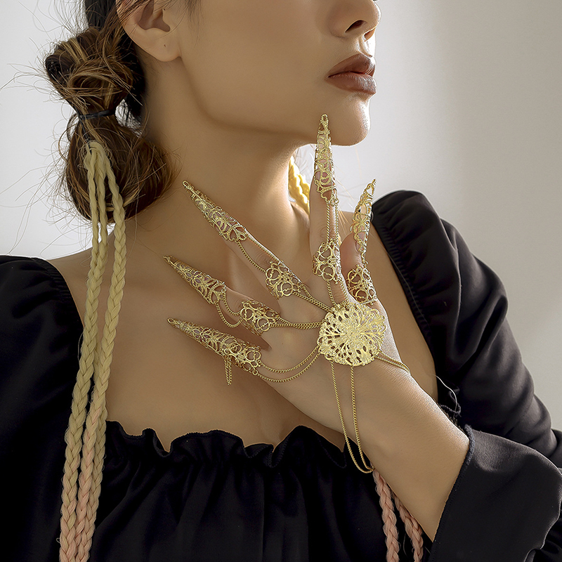 สร้อยข้อมือเล็บ Punk Goth Duba - Women Accessories Dubai บทวิจารณ์และราคา